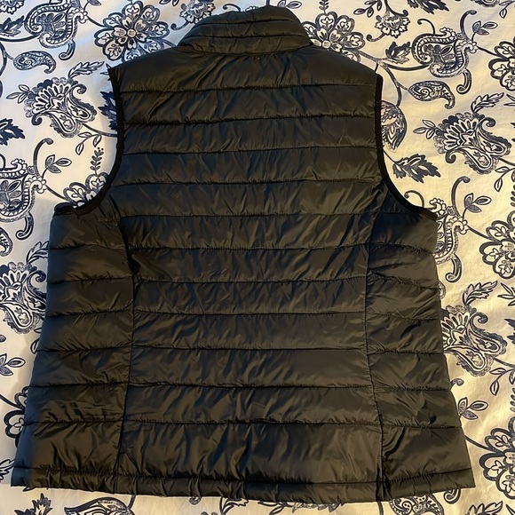 Amazon Essentials Vest - Picture 2 of 6